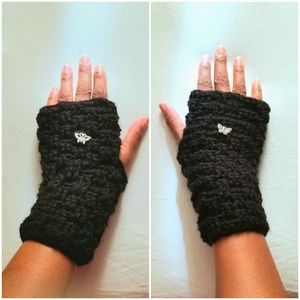 New Handmade Fingerless Gloves